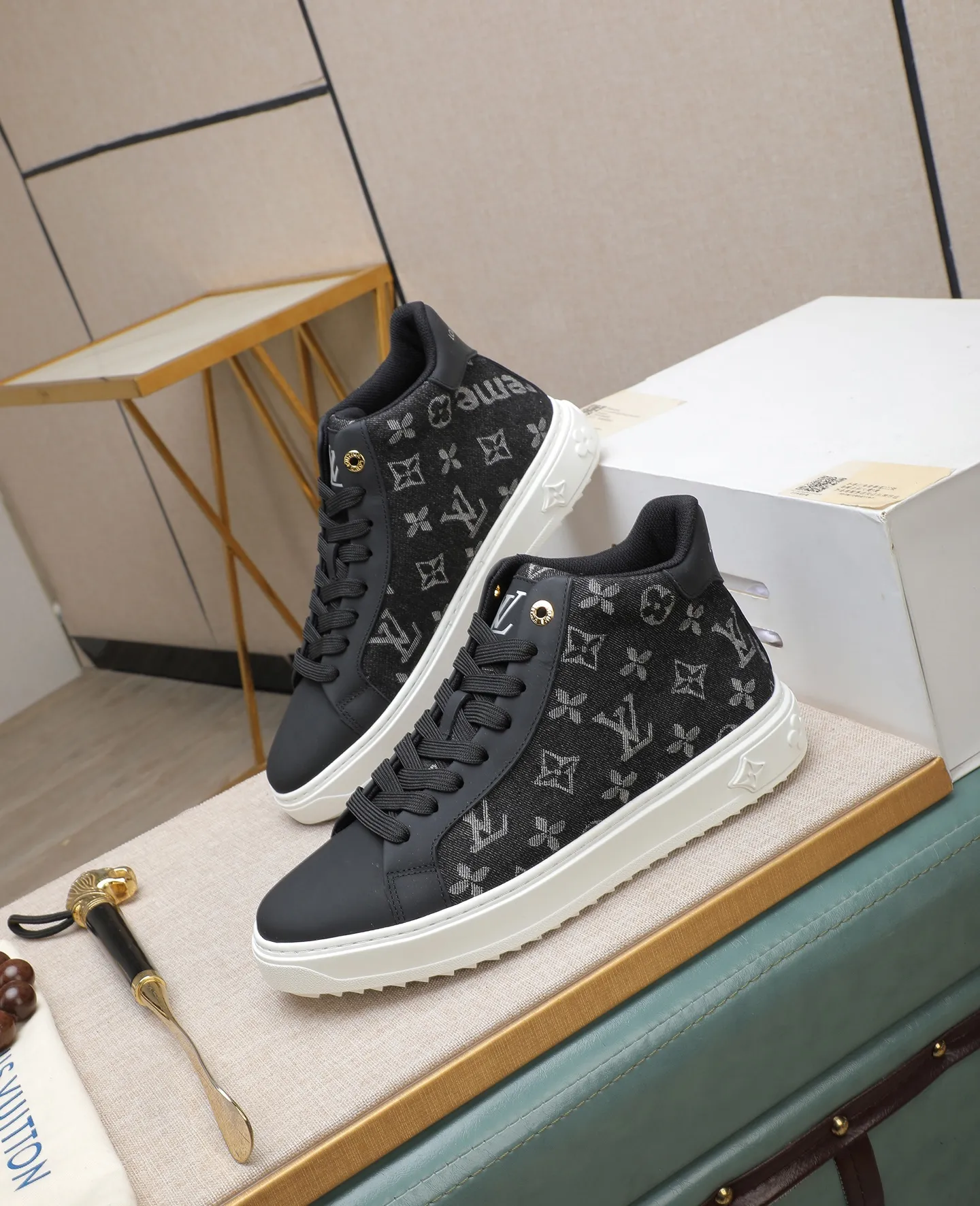 Men's shoes 💰580 📛📛【LOUIS VUITTON】Louis Vuitton official website synchronized new products 👟Milan fashion catwalk style 🇰🇾🇰🇾LV family logo, celebrity style, a must-have for fashionistas ⚠️First-layer calfskin ➕Genuine leather lining ➕Official website original version special outsole 👞Number 38-44